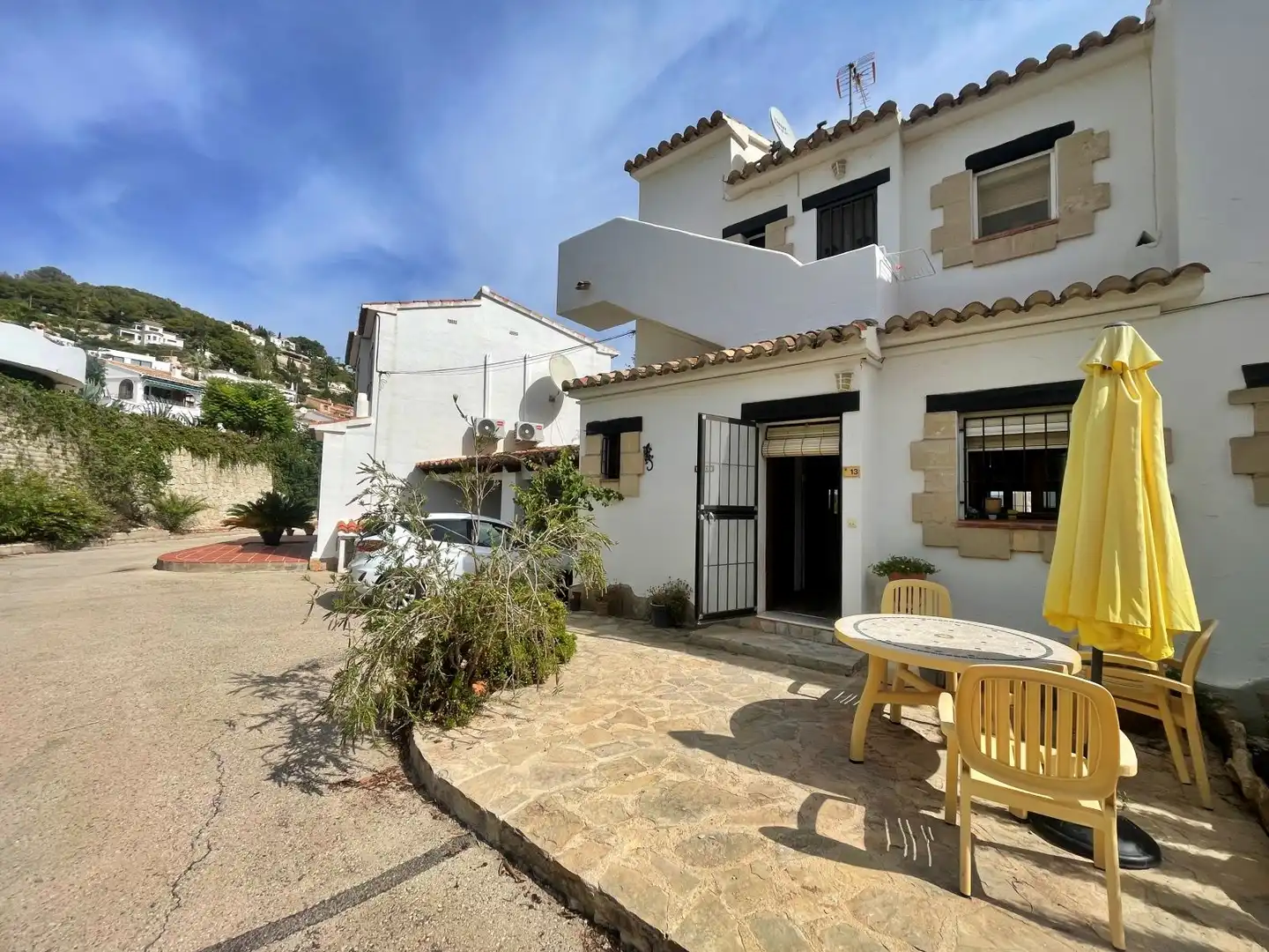 Vista exterior de Casa o xalet de lloguer en Moraira amb Calefacció, Terrassa i Piscina