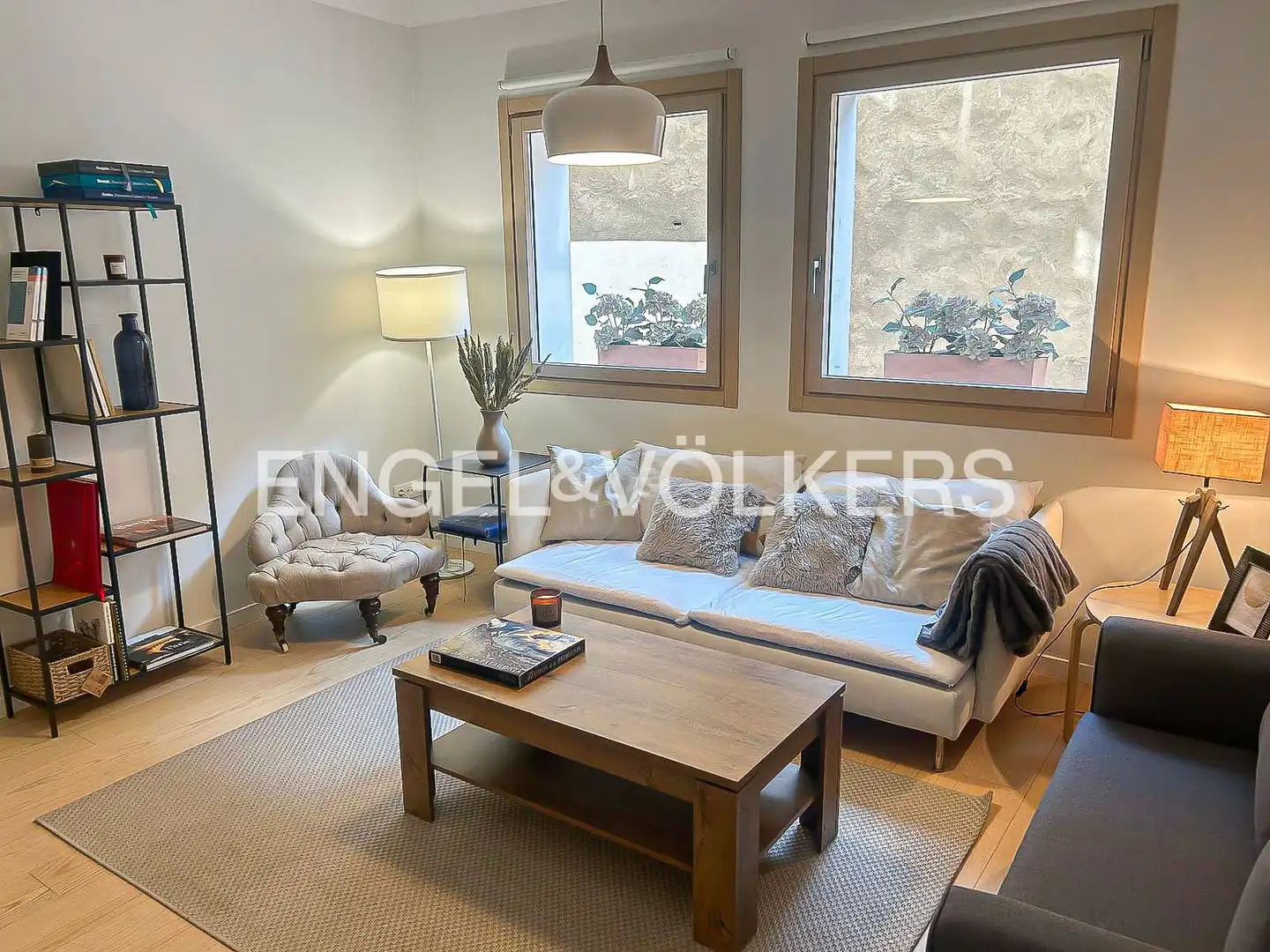 Living room of Flat for rent in Madrid  with Air Conditioner, Heating and Furnished