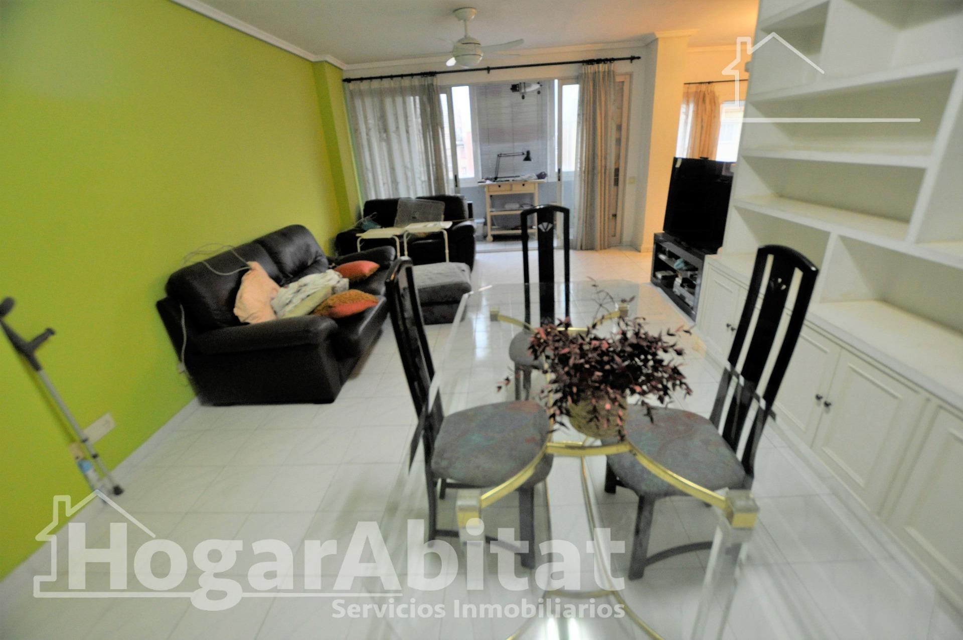 Living room of Flat for sale in  Valencia Capital  with Air Conditioner, Storage room and Balcony