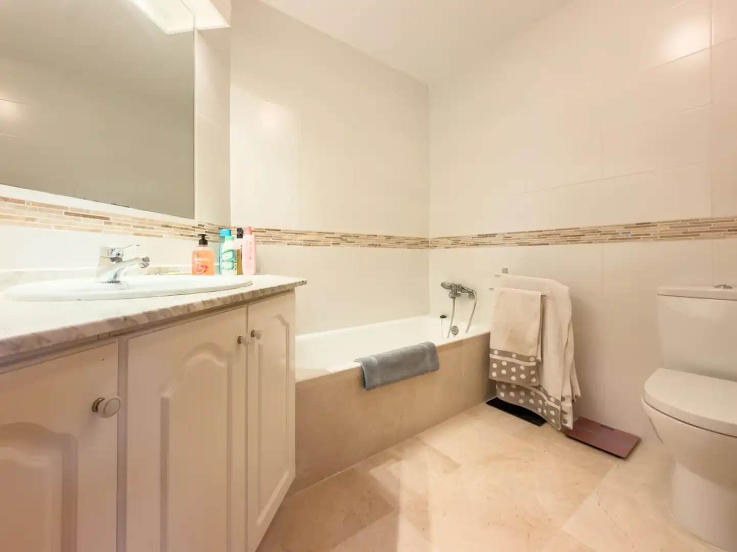 Bathroom of Apartments for sale in Dénia  with Air Conditioner, Heating and Terrace