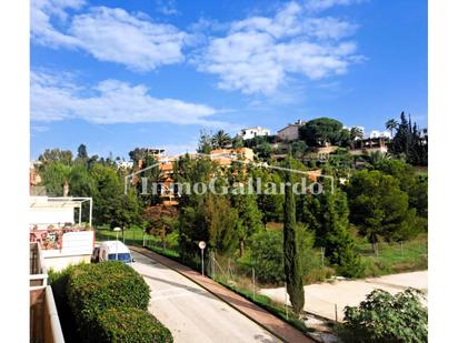 Vista exterior de Pis en venda en Rincón de la Victoria amb Aire condicionat, Jardí privat i Terrassa