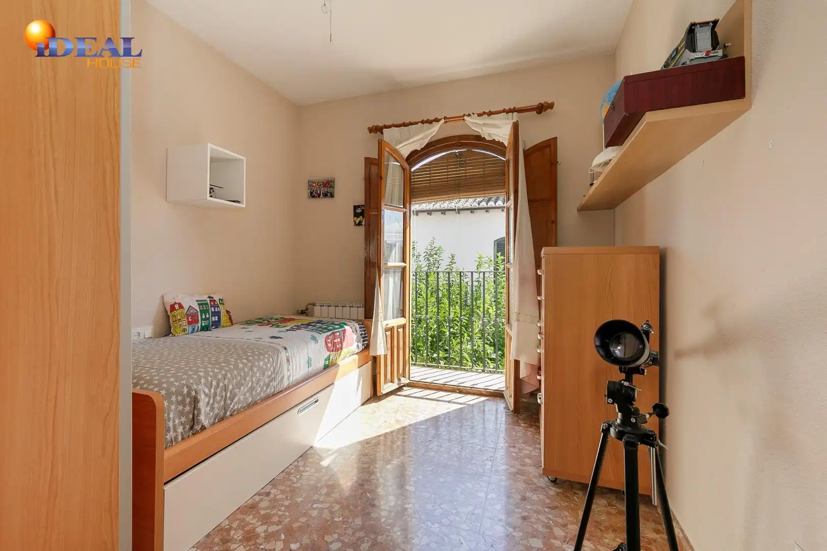 Habitación de Casa o chalet en venta en Ogíjares con Jardín privado, Terraza y Balcón