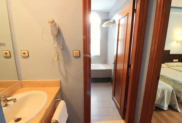 Bany de Edifici en venda en Cangas de Onís amb Piscina comunitària