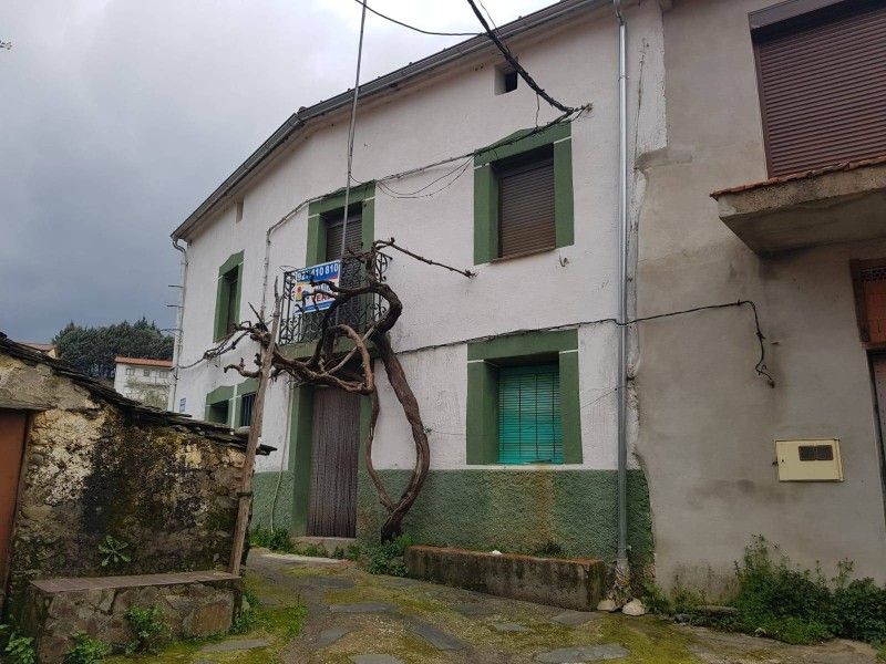 Exterior view of House or chalet for sale in Nuñomoral  with Private garden