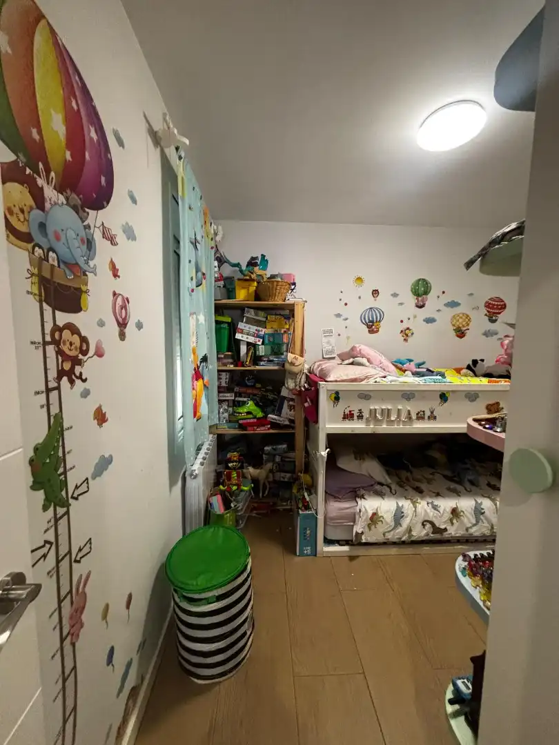 Schlafzimmer von Wohnung zum Verkauf in Badalona mit Klimaanlage, Heizung und Parkett