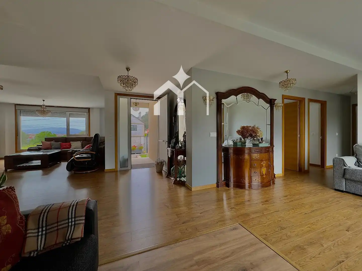 Casa o xalet en venda en Cangas  amb Calefacció, Parquet i Terrassa