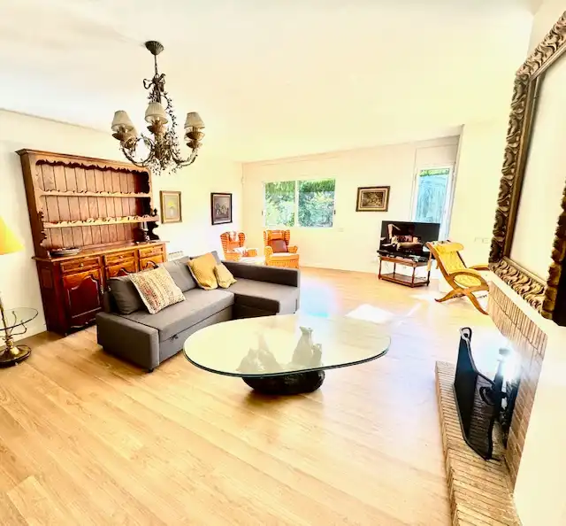 Sala d'estar de Casa adosada en venda en Sant Cugat del Vallès amb Aire condicionat, Calefacció i Jardí privat