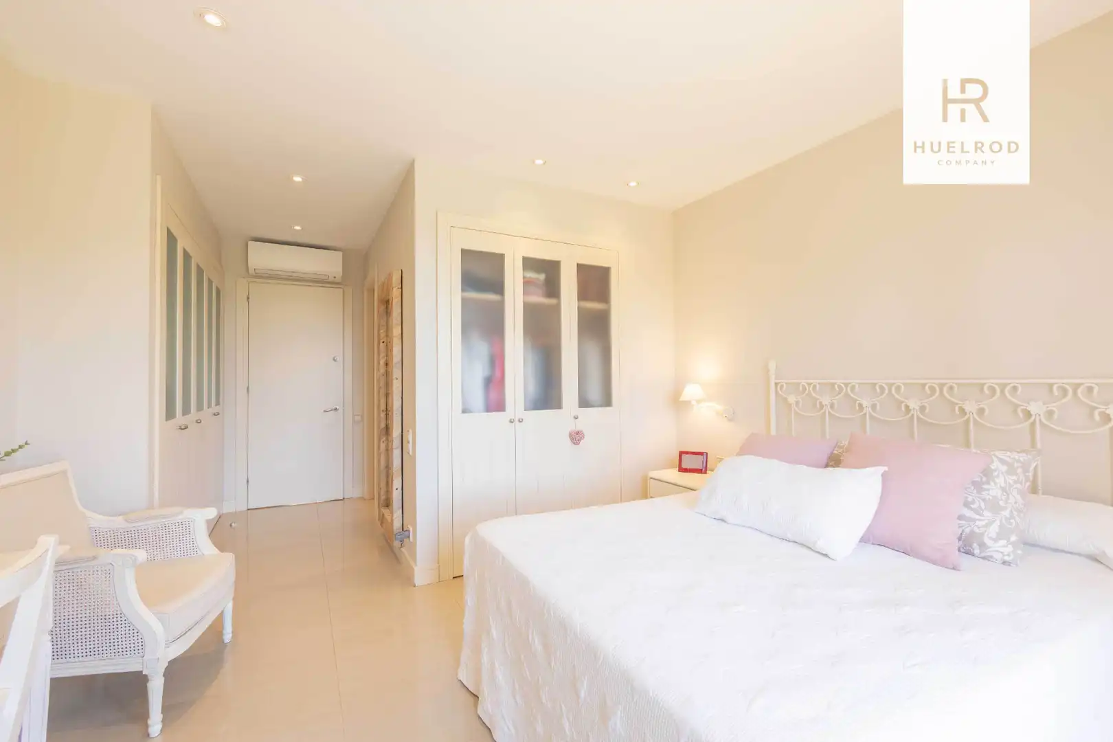 Schlafzimmer von Haus oder Chalet zum Verkauf in Sant Vicenç de Montalt mit Klimaanlage, Heizung und Privatgarten