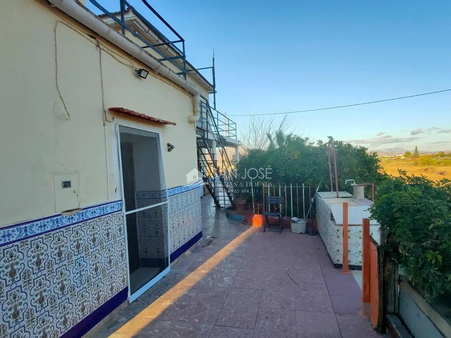 Vista exterior de Casa o xalet en venda en Novelda amb Jardí privat, Terrassa i Traster