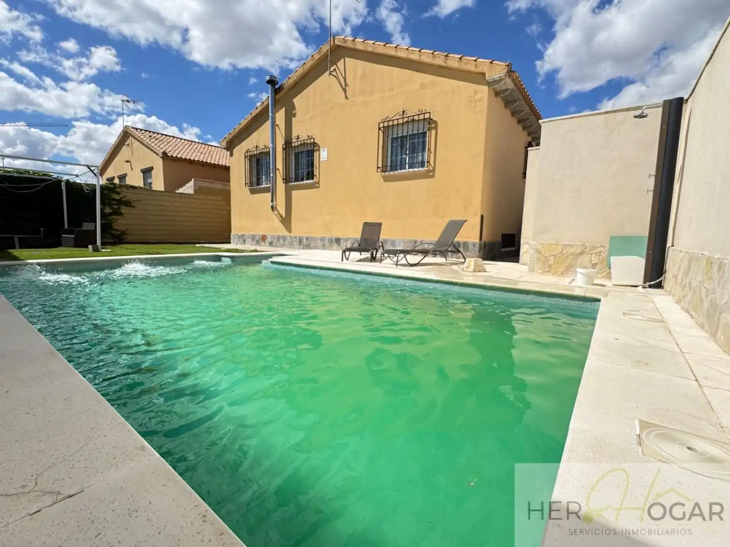 Piscina de Casa o chalet en venta en Burguillos de Toledo con Aire acondicionado, Calefacción y Jardín privado