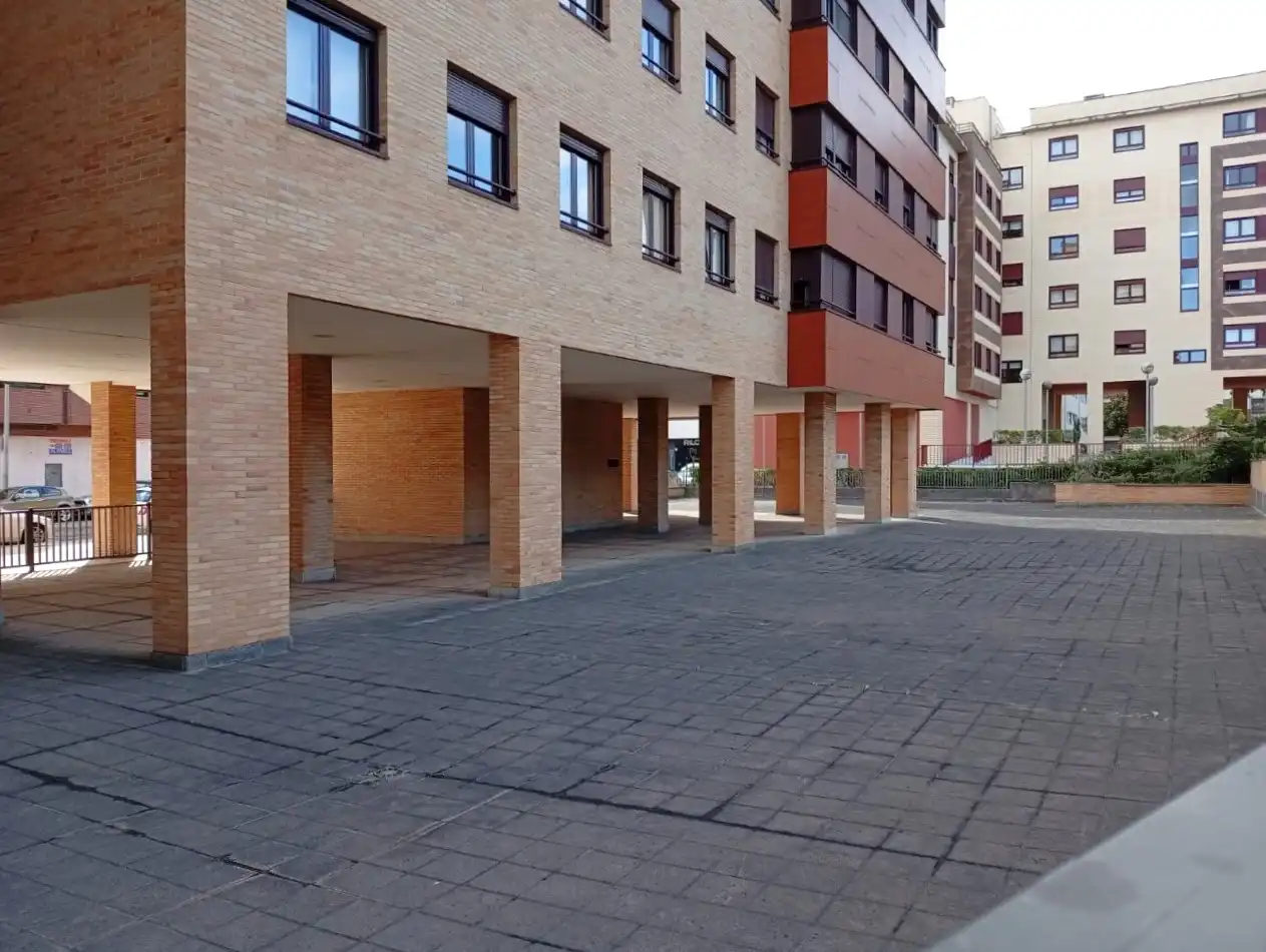 Außenansicht von Wohnungen zum Verkauf in Gijón  mit Heizung, Ofen und Waschmaschine