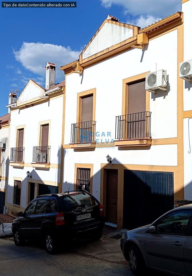 Vista exterior de Casa adosada en venda en Campofrío amb Aire condicionat, Terrassa i Moblat