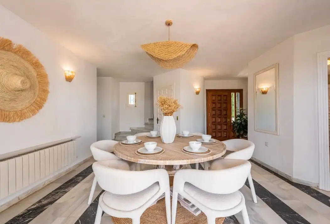 Comedor de Casa o chalet de alquiler en Estepona con Aire acondicionado, Terraza y Amueblado