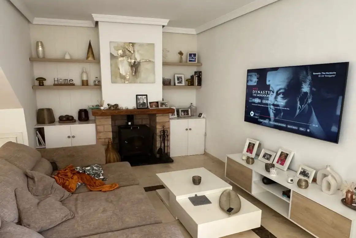 Sala de estar de Casa adosada en venta en Estepona con Aire acondicionado, Calefacción y Jardín privado