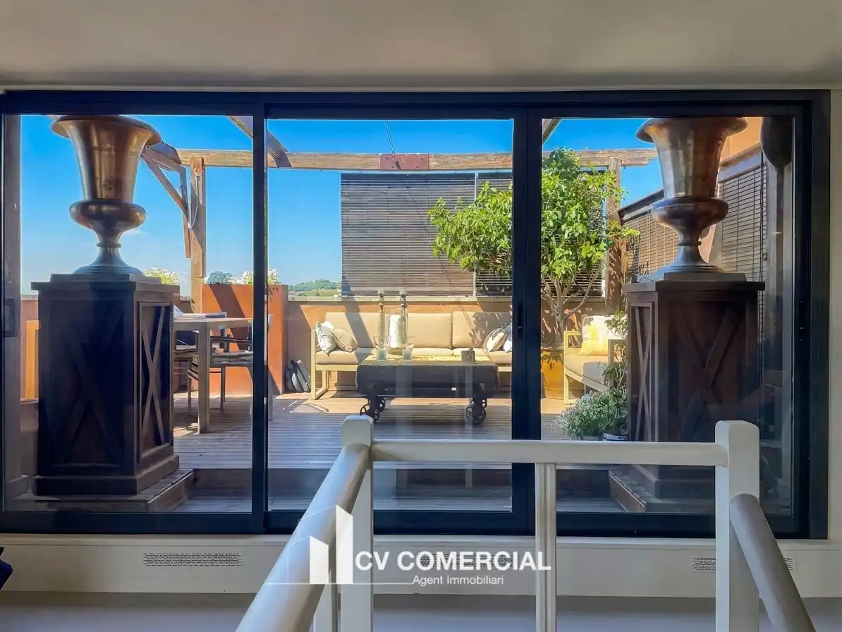 Terraza de Ático en venta en Tiana con Aire acondicionado, Calefacción y Parquet