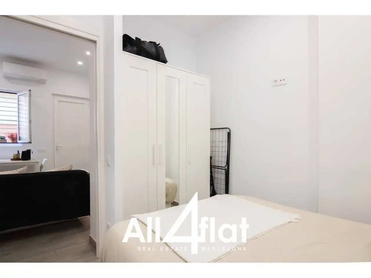 Schlafzimmer von Wohnung zur Miete in Barcelona mit Klimaanlage, Parkett und Möbliert