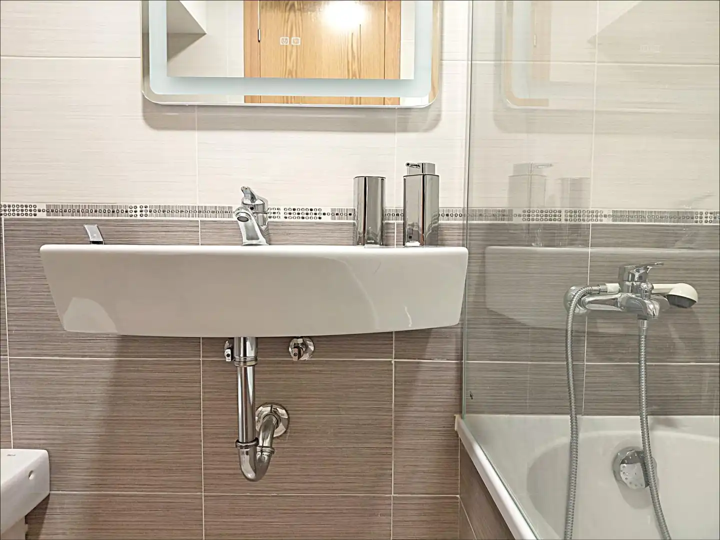 Baño de Piso en venta en Rianxo con Terraza y Amueblado