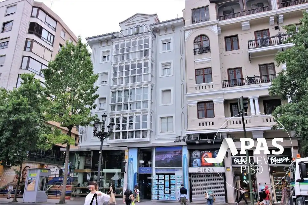 Außenansicht von Wohnung zum Verkauf in Santander mit Heizung und Balkon