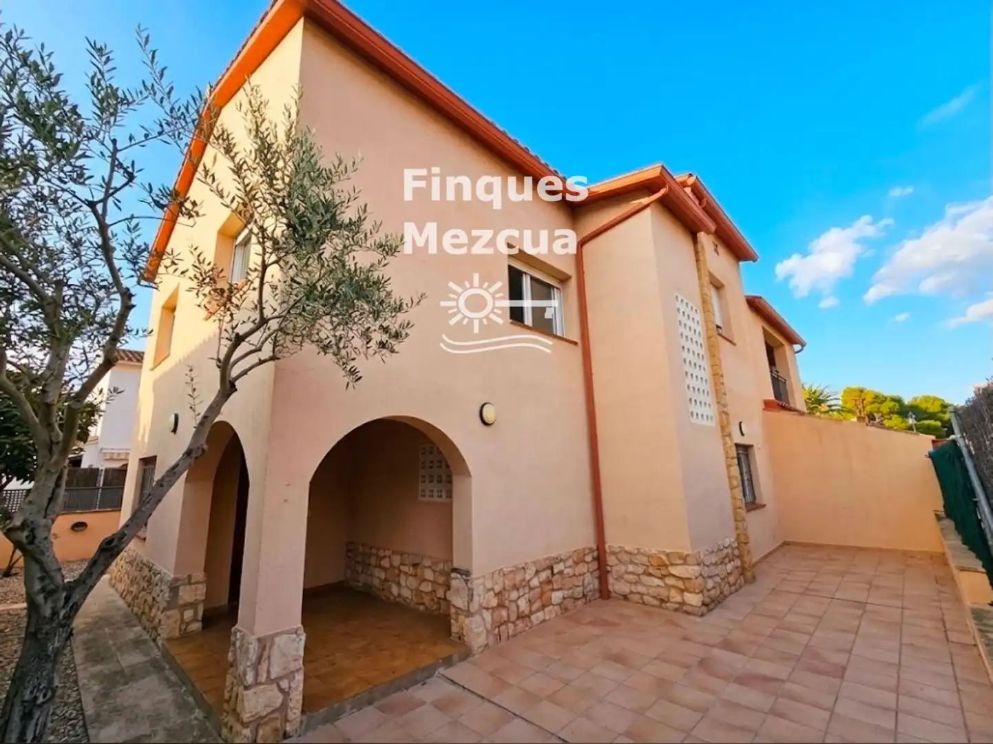 Vista exterior de Casa adosada en venta en Els Munts