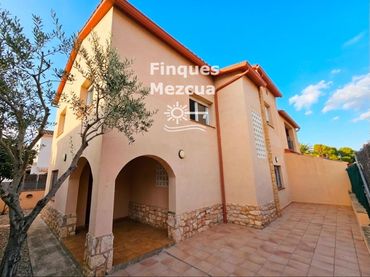 Semi-detached house with garden for sale in Figuera