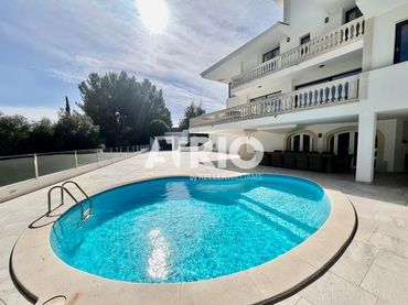 Villa mit Pool zur Miete in Ponent
