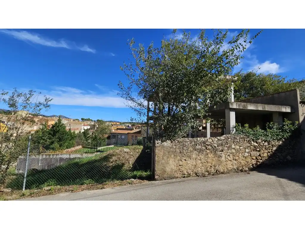 Residential zum Verkauf in Capmany