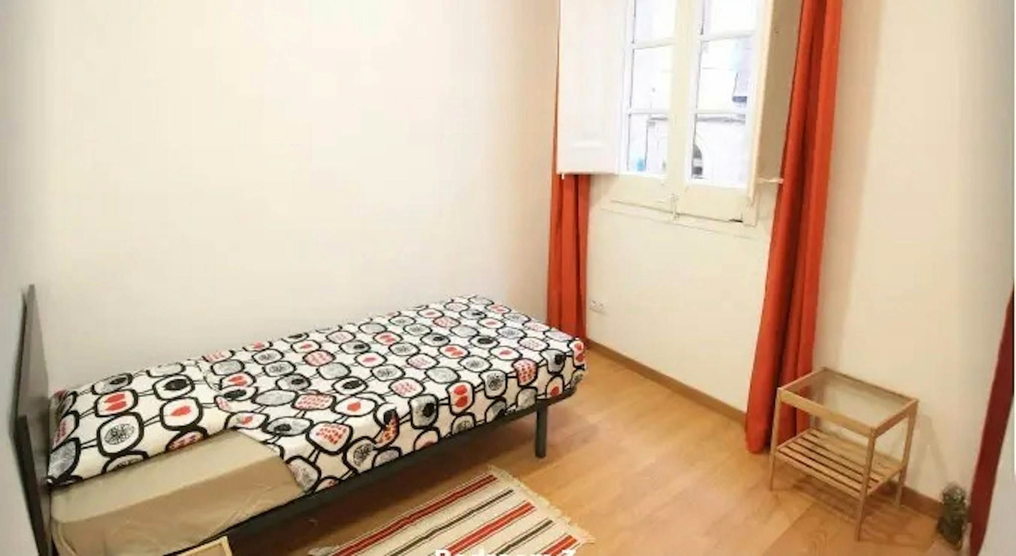 Dormitori de Pis per a compartir en  Barcelona Capital amb Moblat i Rentadora