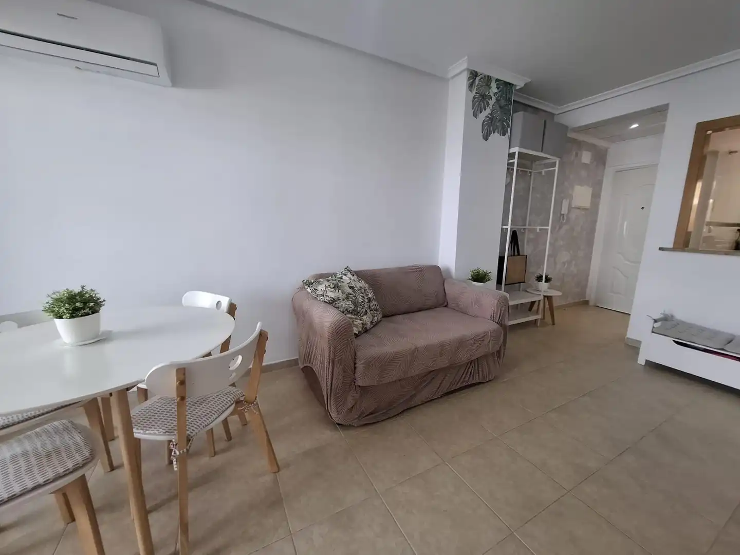 Sala de estar de Apartamento en venta en Oropesa del Mar / Orpesa con Aire acondicionado, Amueblado y Balcón