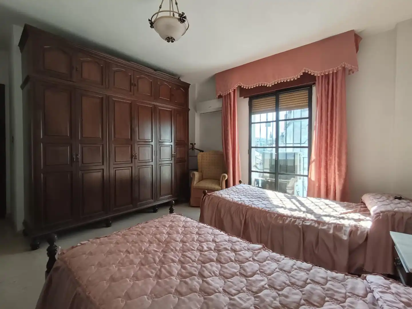 Bedroom of Flat for sale in Córdoba  with Air Conditioner, Terrace and Storage room