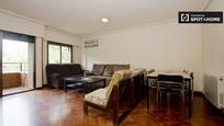 Living room of Flat to rent in Villaviciosa de Odón  with Air Conditioner, Heating and Furnished