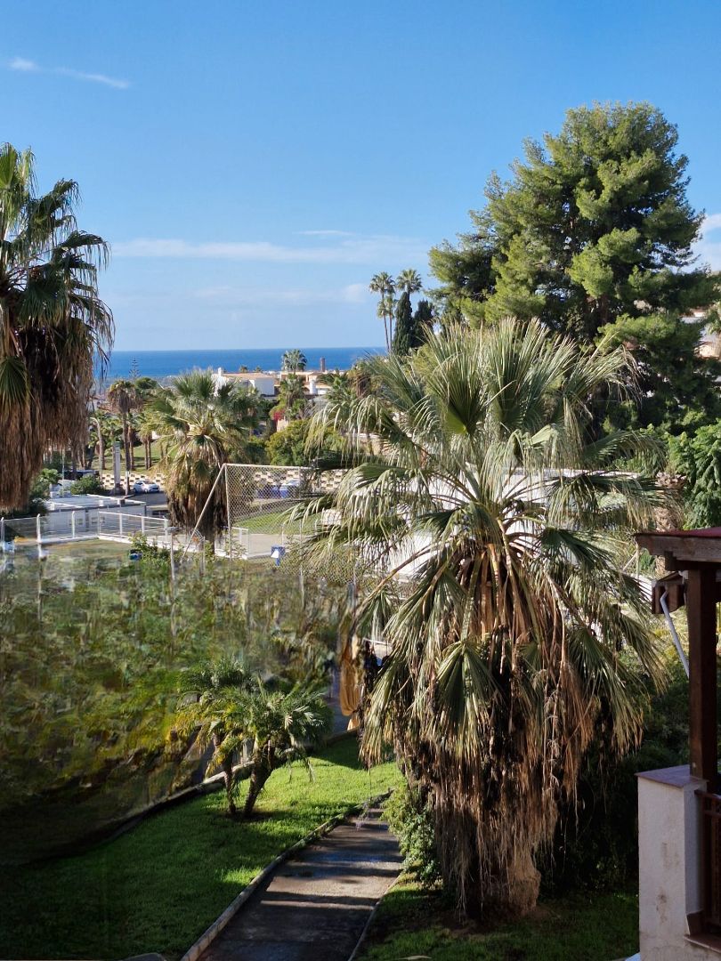 Vista exterior de Pis en venda en Motril amb Forn i Balcó