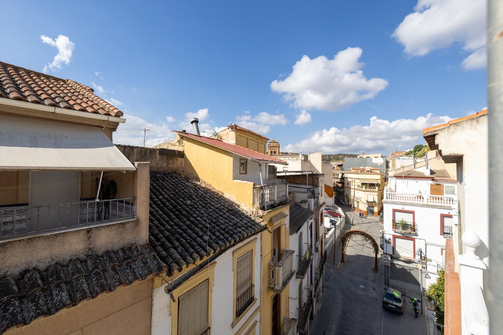 Vista exterior de Àtic en venda en Iznalloz