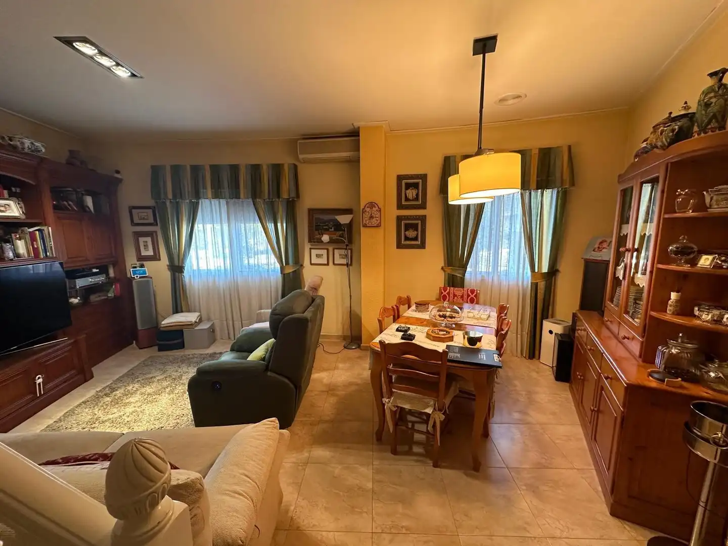 Sala de estar de Casa adosada en venta en Novelda con Aire acondicionado, Terraza y Trastero