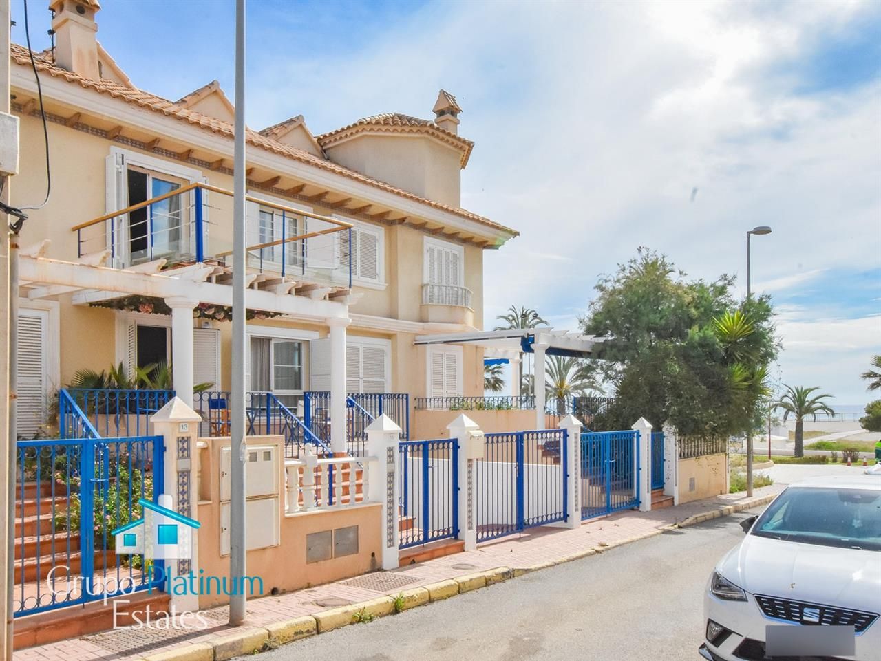 Vista exterior de Casa adosada en venda en Vera amb Aire condicionat