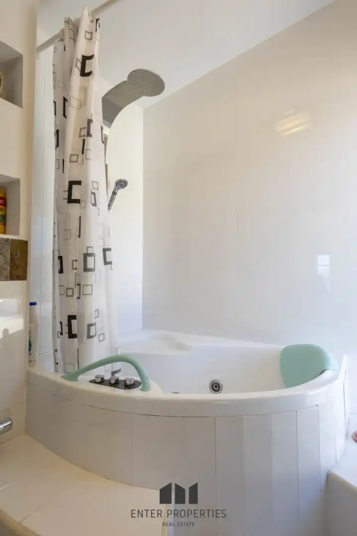 Bathroom of Flat for rent in Calpe / Calp  with Air Conditioner, Heating and Terrace