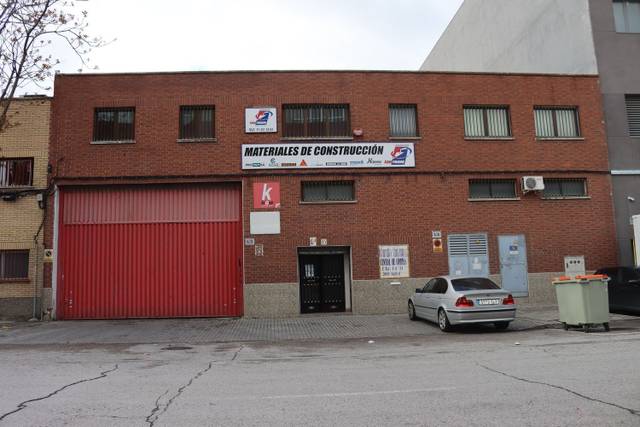Local comercial en Venta en Calle de Luis I, 13 en Ensanche de Vallecas - La Gavia