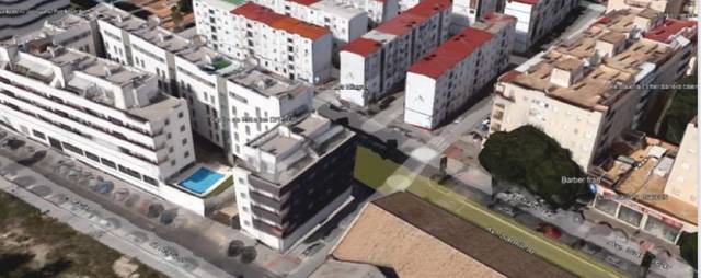Edificio en Venta en Avenida de la Guardia Civil en San Bernabé