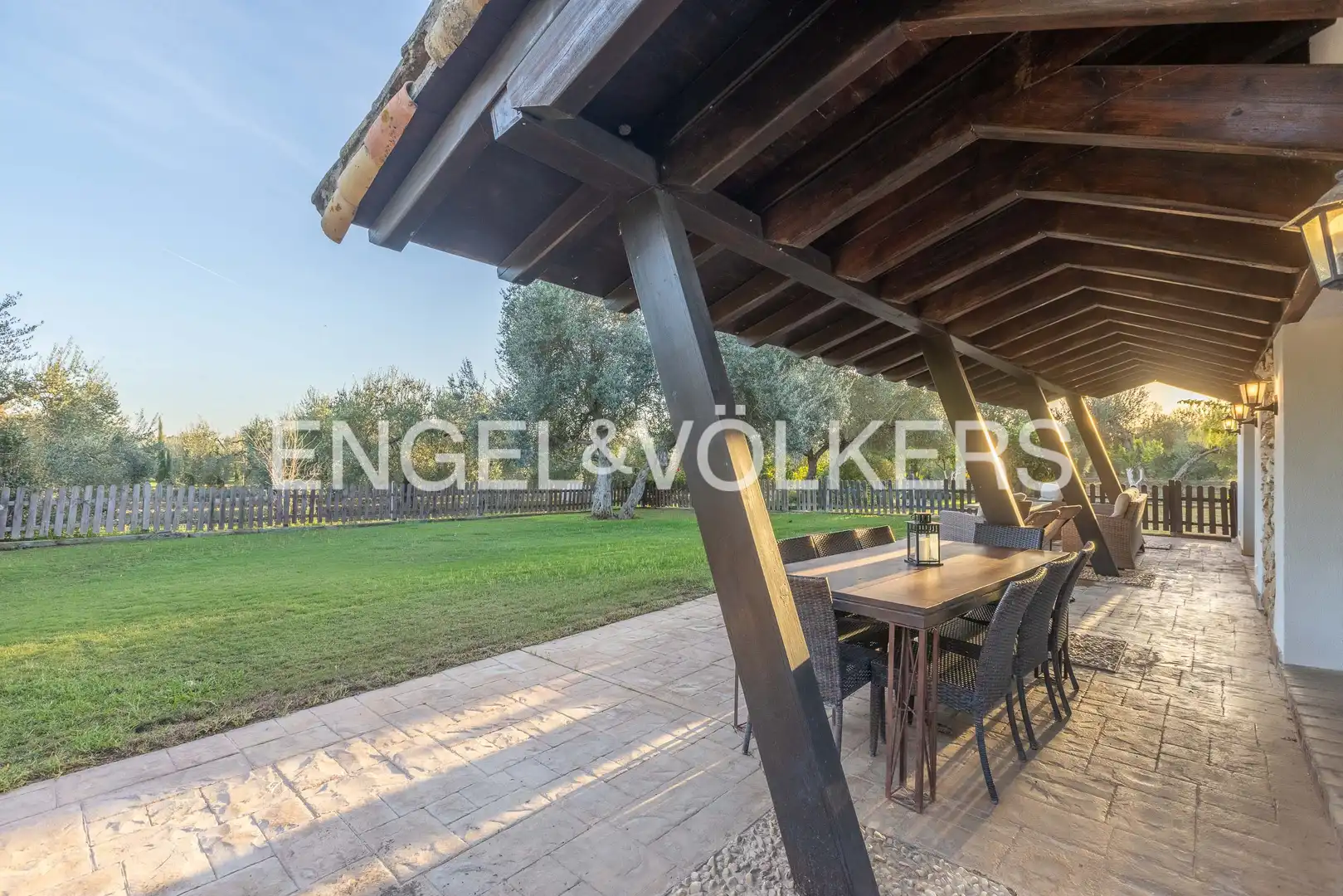 Terraza de Finca rústica en venta en La Puebla del Río con Aire acondicionado, Calefacción y Jardín privado