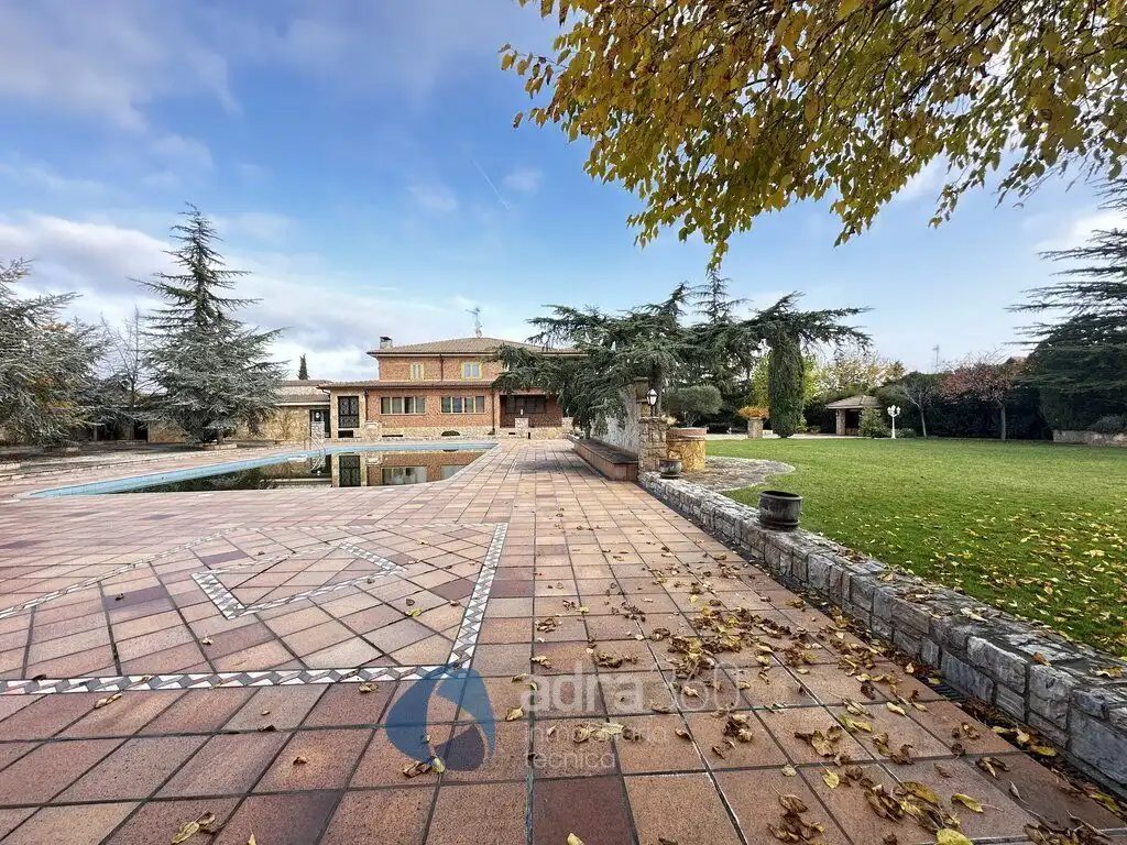 Garden of Houses for sale in Lardero  with Air Conditioner, Heating and Private garden