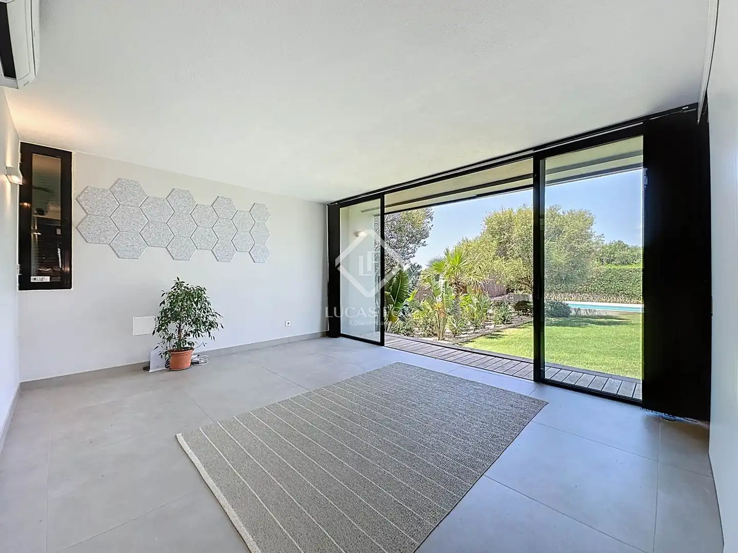 Garden of Houses for sale in Sant Lluís  with Air Conditioner, Heating and Private garden