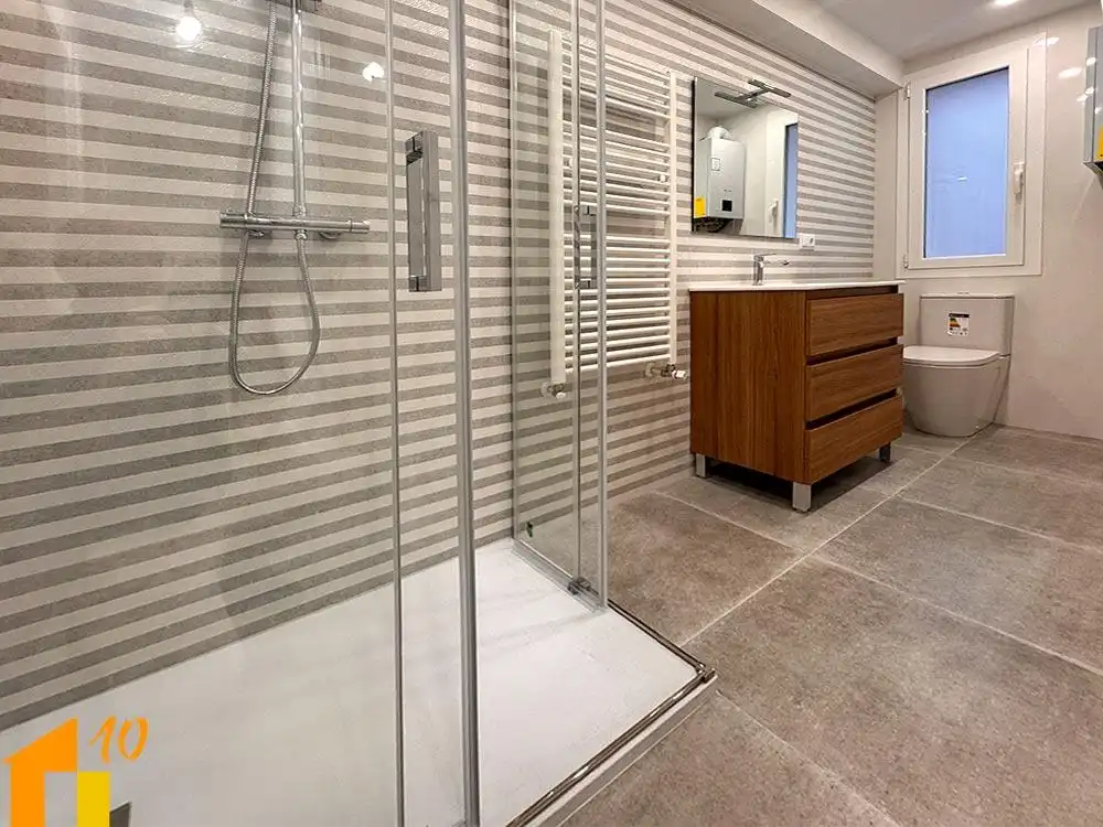 Badezimmer von Wohnung zum Verkauf in Burgos mit Heizung