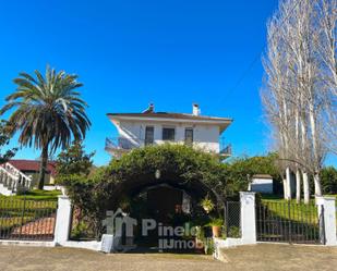 Exterior view of Single-family semi-detached for sale in Castilblanco de los Arroyos  with Terrace, Swimming Pool and Balcony