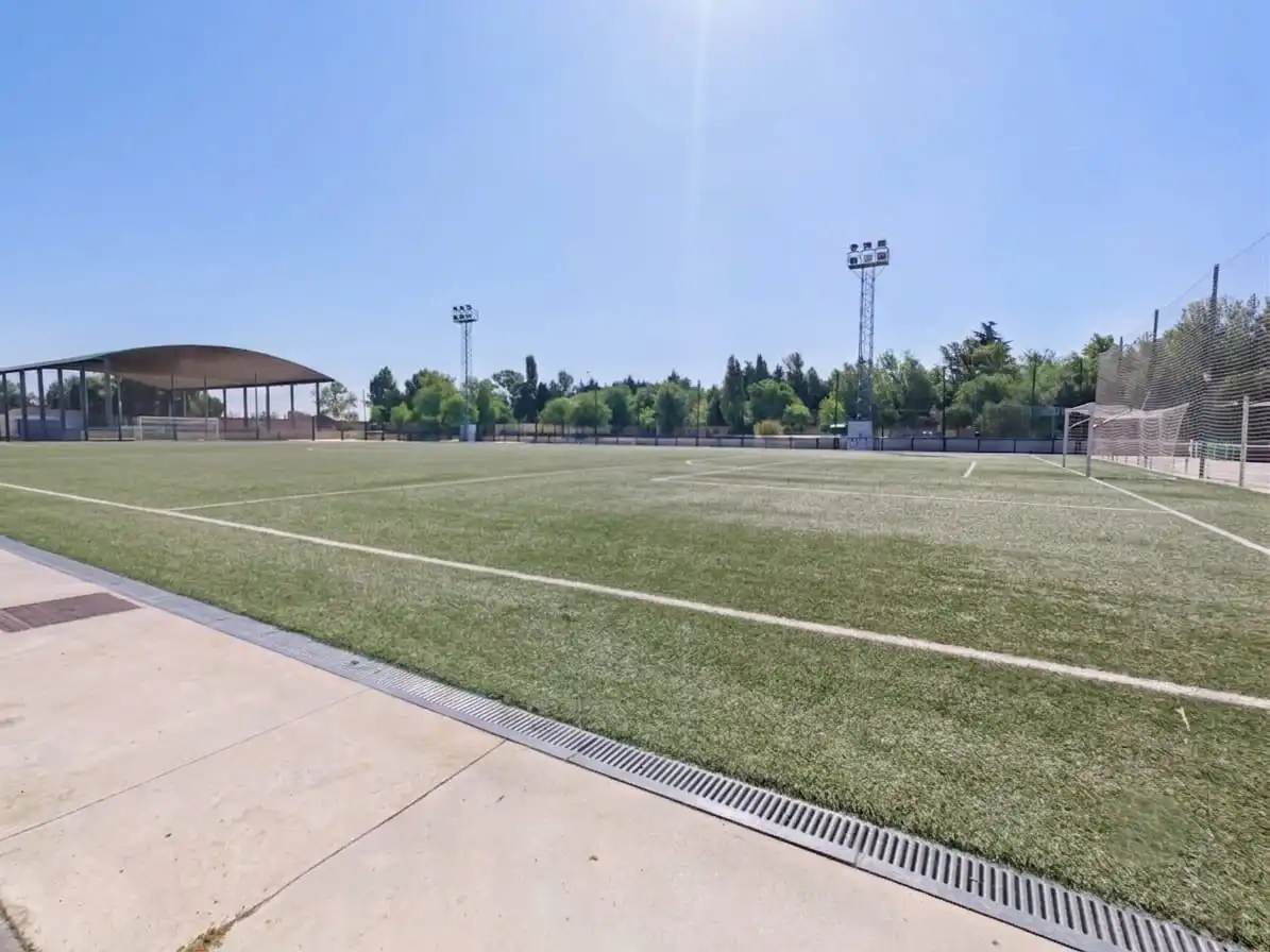 Vista exterior de Casa o chalet en venta en Majadahonda con Calefacción, Jardín privado y Parquet