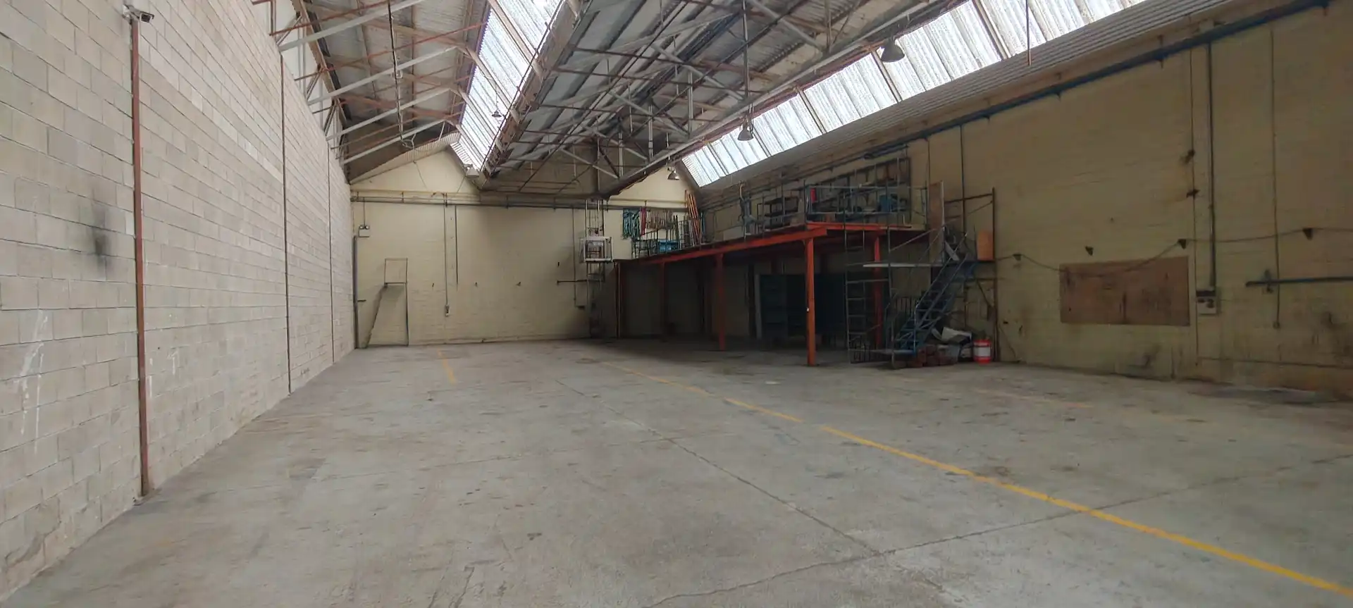 Fabrikhallen zur Miete in Berrioplano / Berriobeiti