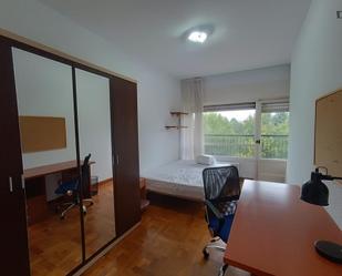 Dormitori de Apartament per a compartir en  Pamplona / Iruña amb Calefacció, Moblat i Forn