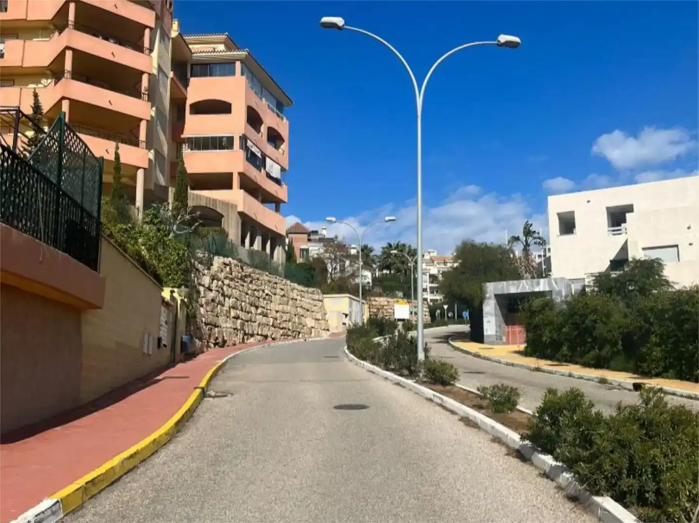 Vista exterior de Garatge de lloguer en Mijas