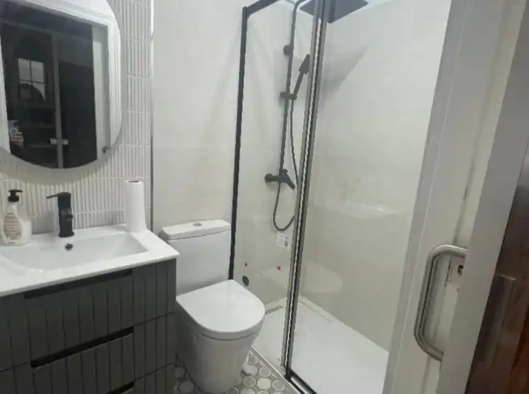 Baño de Piso de alquiler en Valencia con Trastero, Amueblado y Balcón