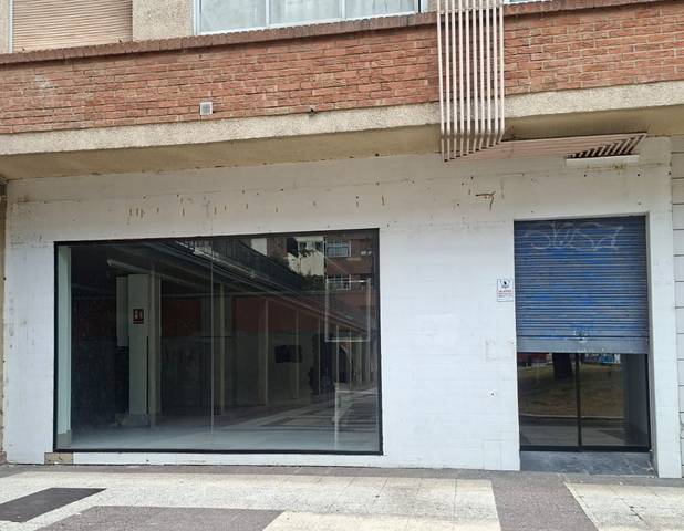Local comercial en Alquiler en Voluntaria Entrega Kalea en Arriaga - Lakua