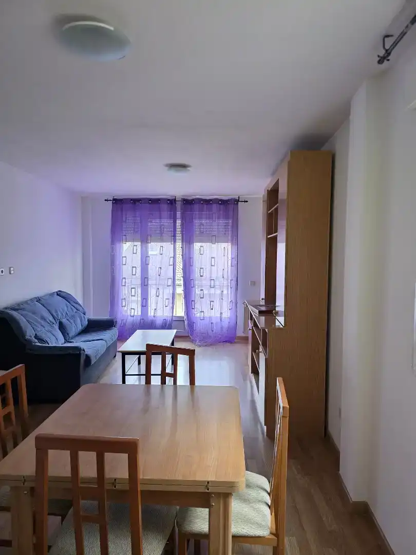 Habitación de Piso en venta en Las Navas del Marqués  con Parquet, Amueblado y Horno