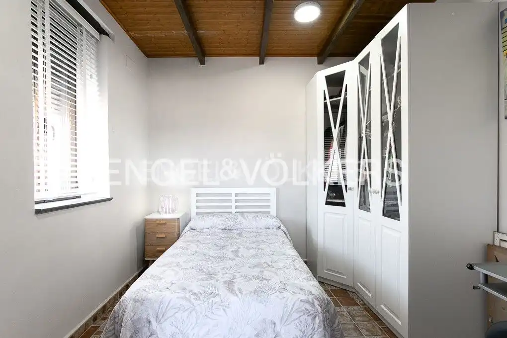 Habitación de Casa o chalet en venta en Valencia con Aire acondicionado, Calefacción y Jardín privado